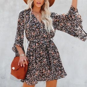 VICI bell sleeve floral dress